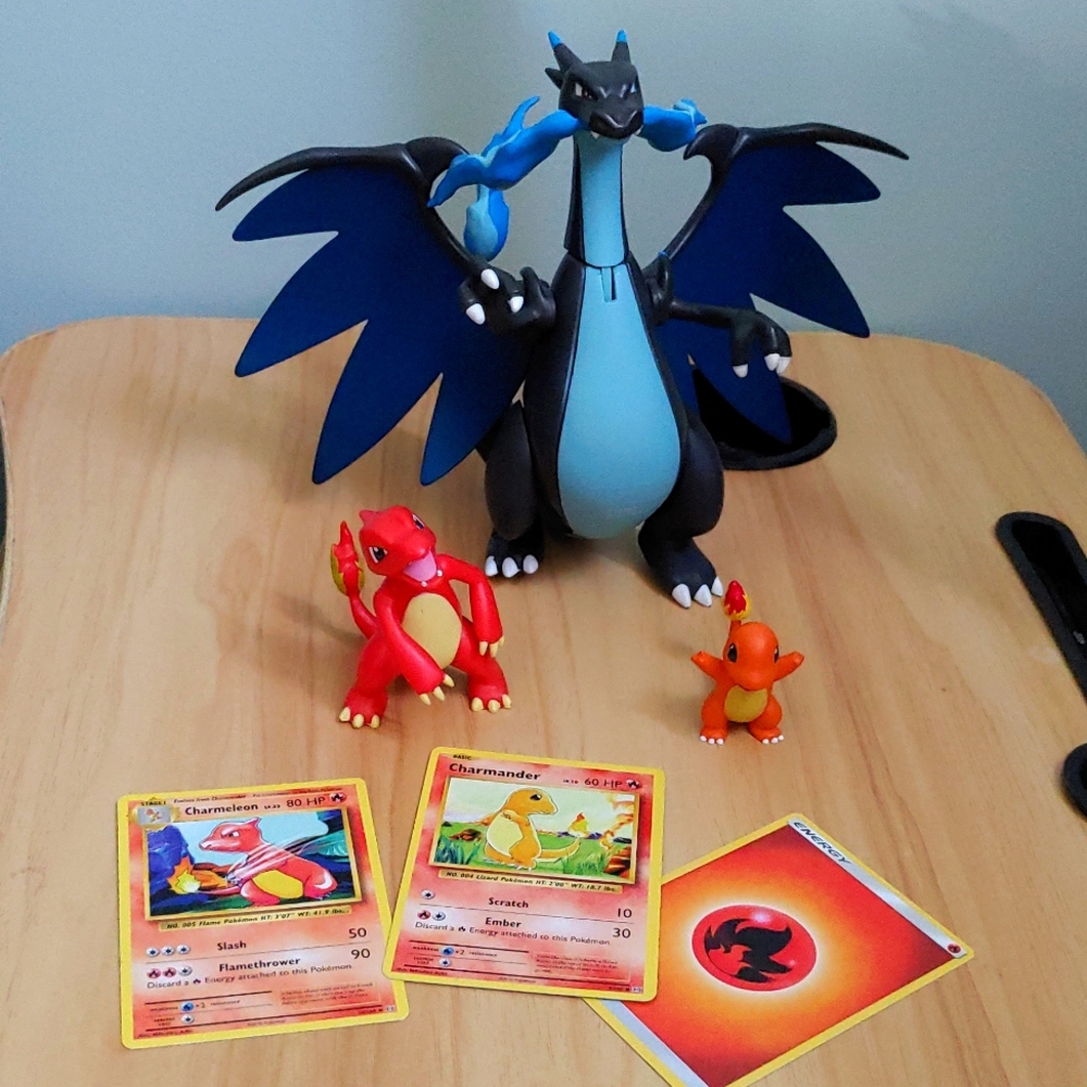 Pokemon 2016 Mega Charizard X Figure 3-Pack